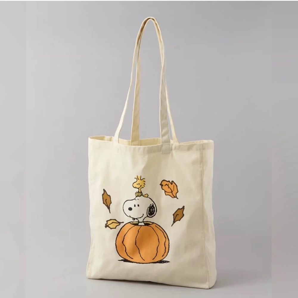 American Eagle Snoopy Pumpkin Bag NWT